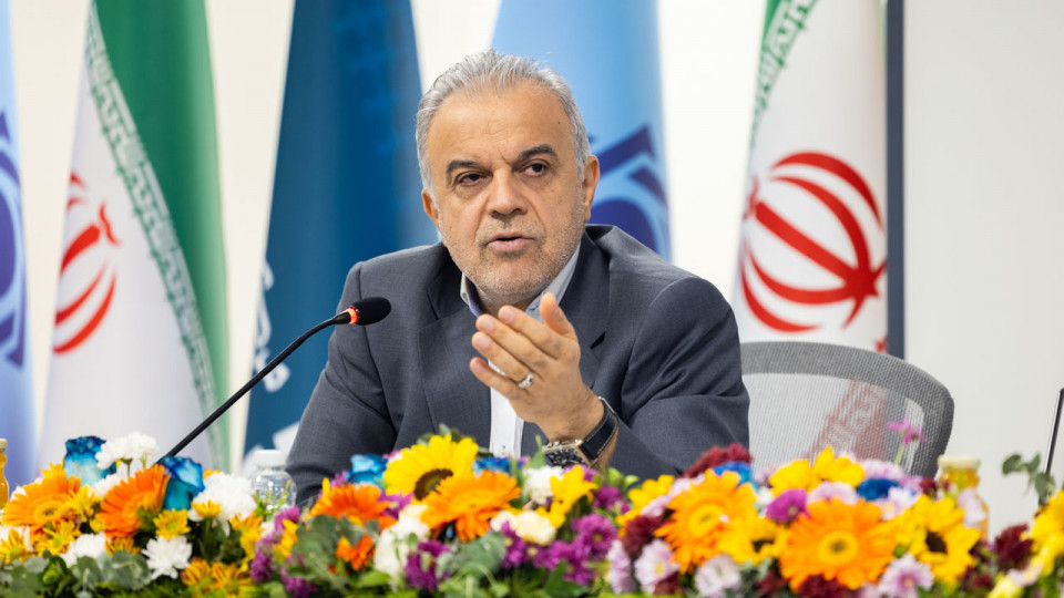 سرپرست معاونت ارزی بانک مرکزی در آیین رونمایی از ابزار پیش فروش ارز و بازار معاملات امتیاز صادراتی